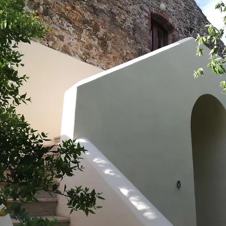 Casa Del Geco Bed & Breakfast 3*