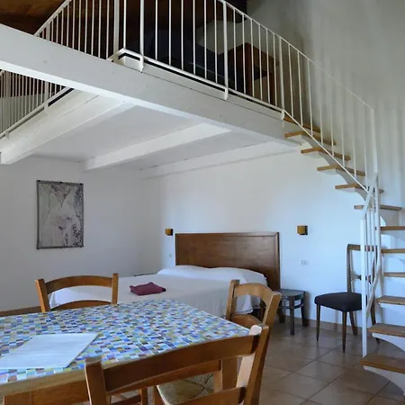 Casa Del Geco Bed & Breakfast 3*